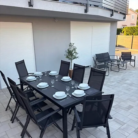 Apartment Filmaris *